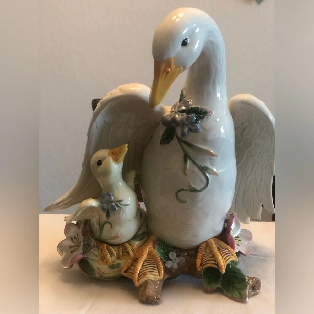 Fitz and Floyd White Goose Figurine with Floral Details - Picture 5 of 6